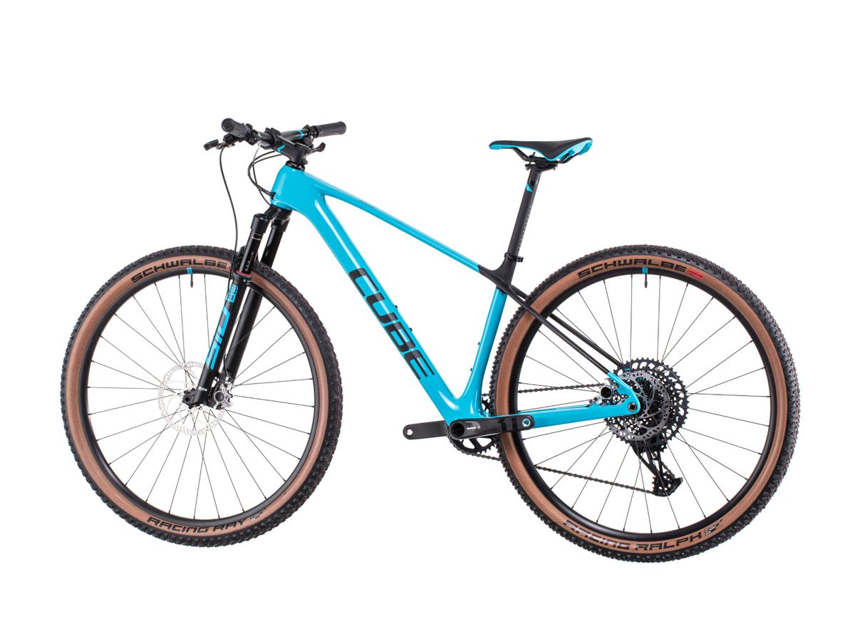 Bicicleta cube carbono deals