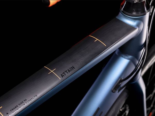 Bicicleta de Ruta Aluminio Cube Attain 28