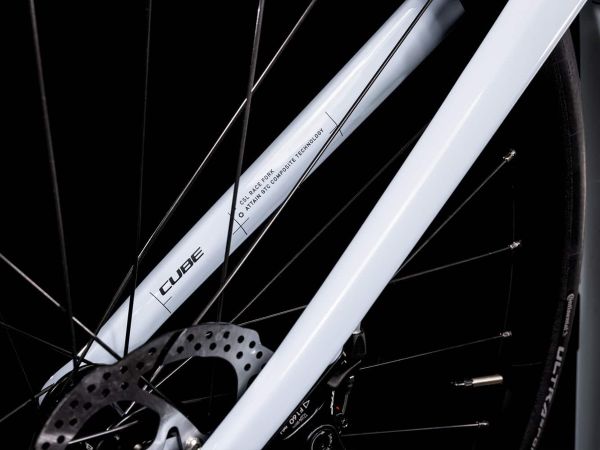Bicicleta de Ruta Aluminio Cube Attain Pro 28