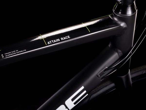 Bicicleta de Ruta Aluminio Cube Attain Race 28
